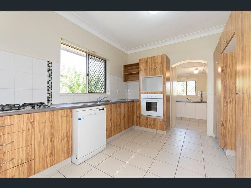 200 Walker Street, Svensson Heights — photo 1 of 5