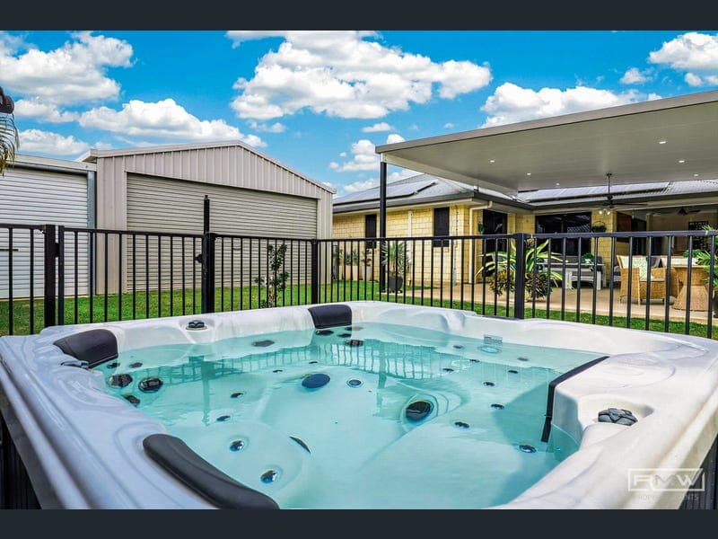 8 Florence Circuit, Taroomball — photo 1 of 5