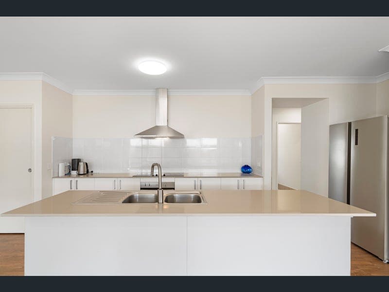 93 Girtin Circuit, Pimpama — photo 1 of 5