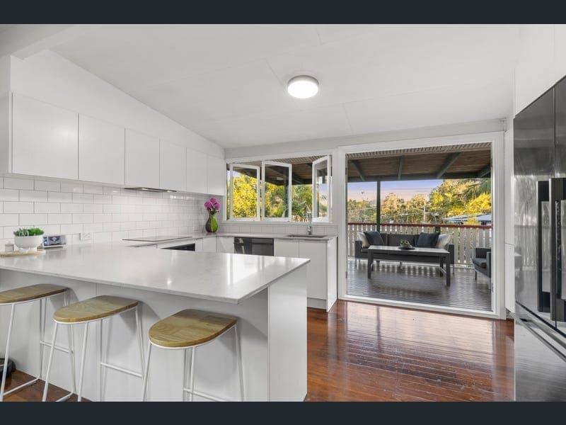 11 Allara Crescent, Ferny Hills — photo 1 of 5