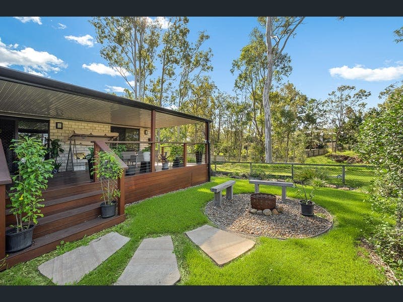 7 Atlantic Drive, Loganholme — photo 1 of 5