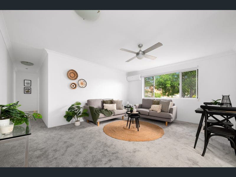 2/22 Wellington Street, Coorparoo — photo 1 of 5