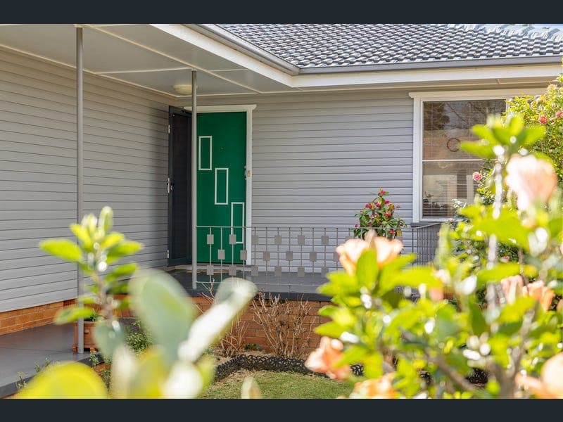 35 Flinders Street, Centenary Heights — photo 1 of 5