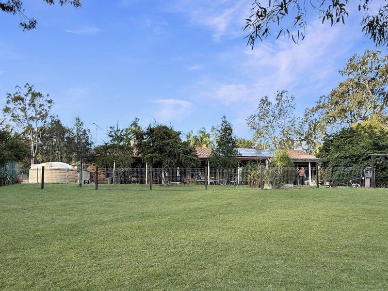 3 Aniseed Grove, Kensington Grove — photo 1 of 5