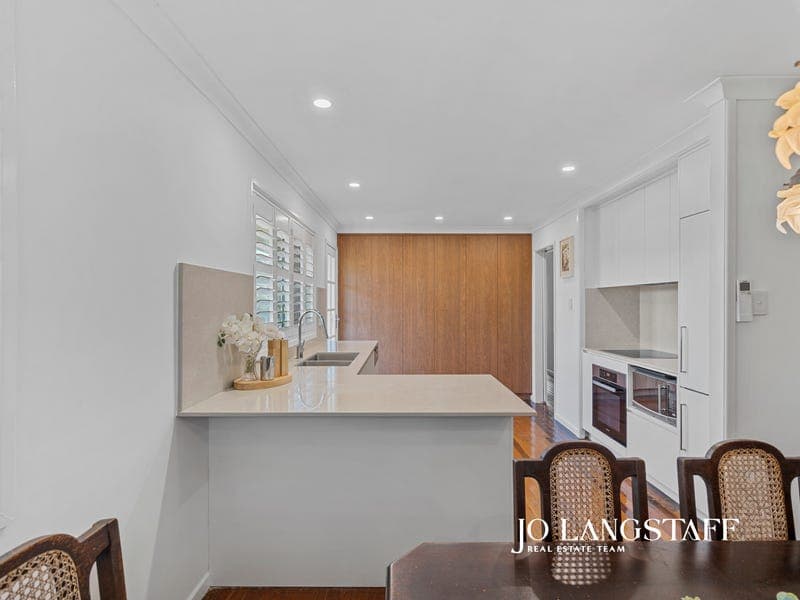 3 Kingussie Street, Kenmore — photo 1 of 5