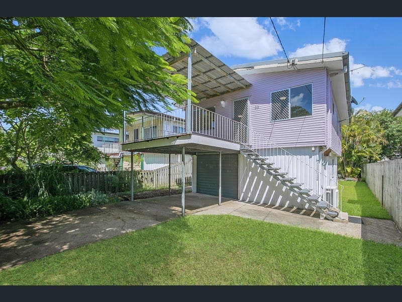 69 Longland Street, Redcliffe — photo 1 of 5