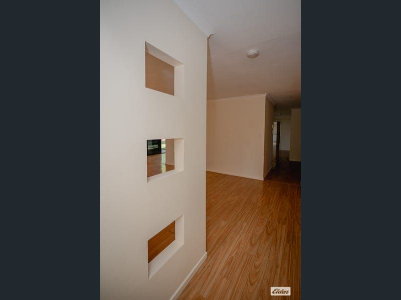 14 Roma Crescent — photo 1 of 5