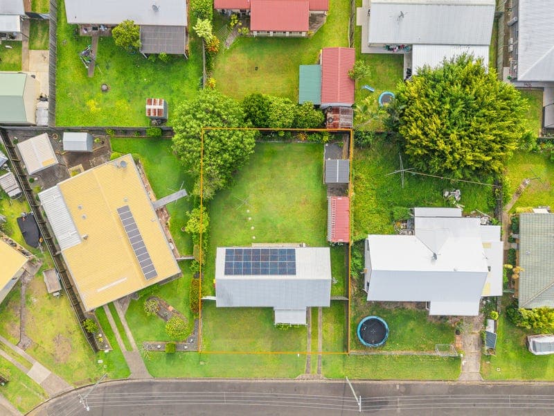 7 Riley Street, Urangan — photo 1 of 5