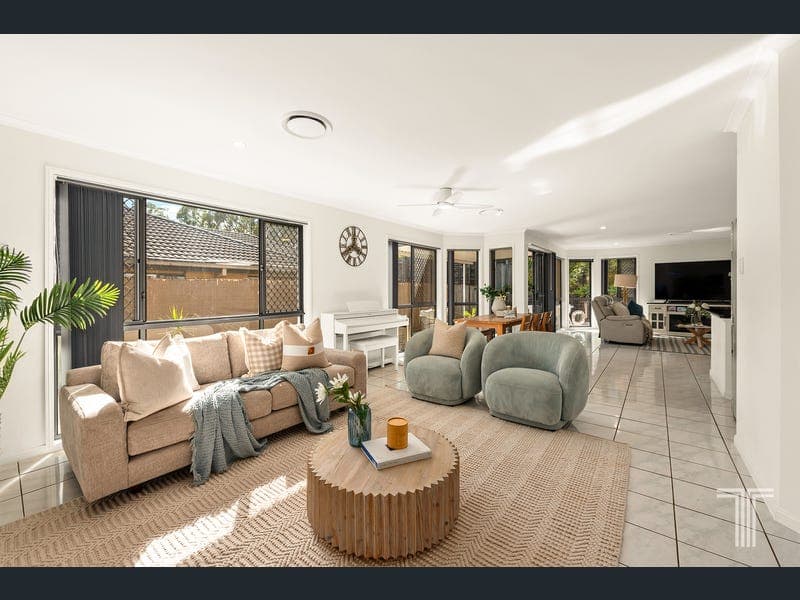 80 Coventry Circuit, Carindale — photo 1 of 5