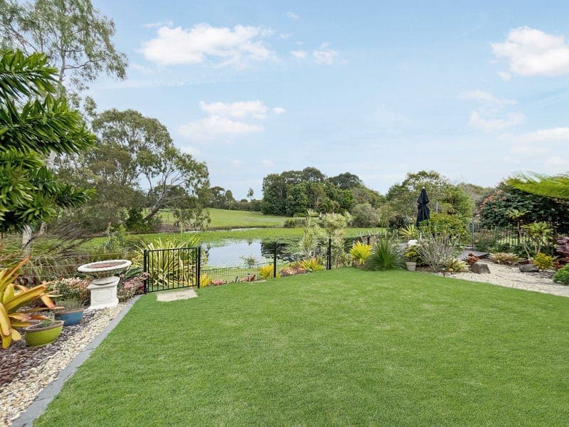 12 Foxtail Crescent, Banksia Beach — photo 1 of 5
