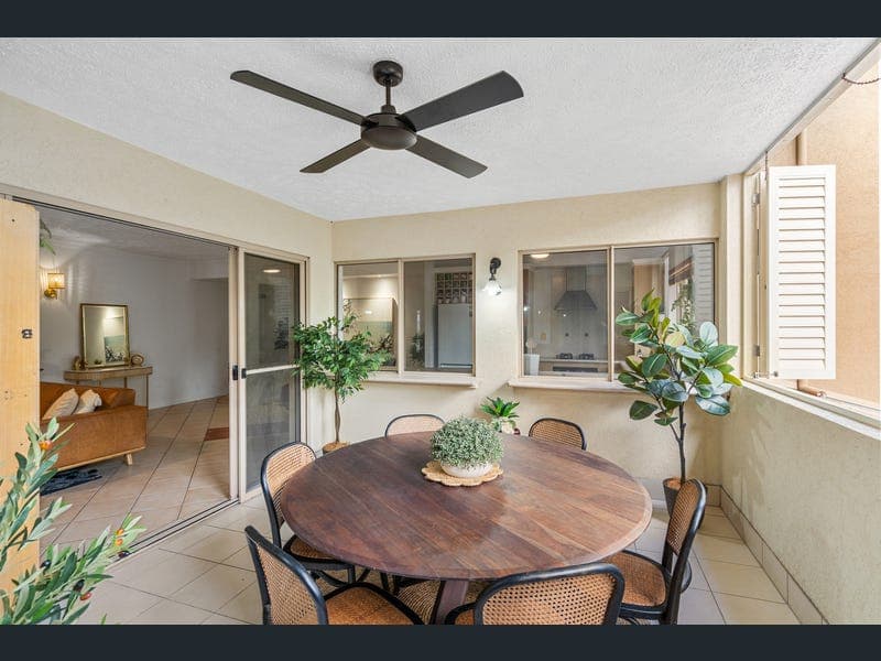 907/2-10 Greenslopes Street, Cairns North — photo 1 of 5