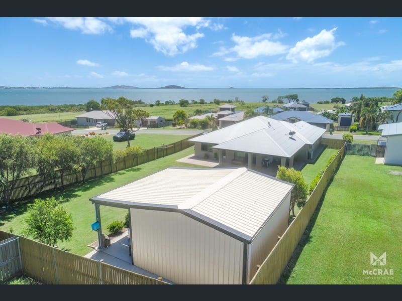 11 Marine Parade, Bowen — photo 1 of 5