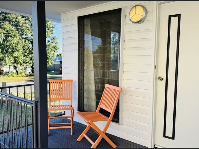 6 MENZIES Court, Moranbah — photo 1 of 5