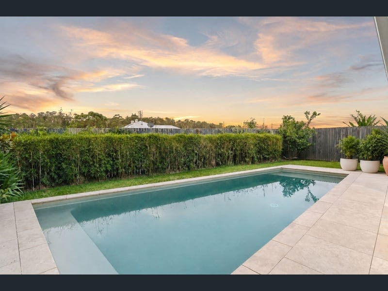 12 Maidstone Crescent, Peregian Springs — photo 1 of 5