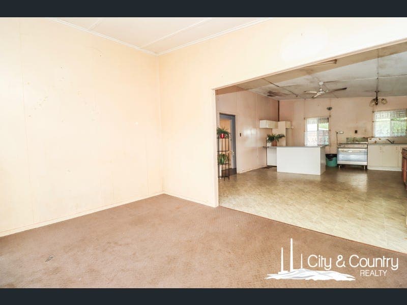 67 Second Avenue, Mount Isa — photo 1 of 5