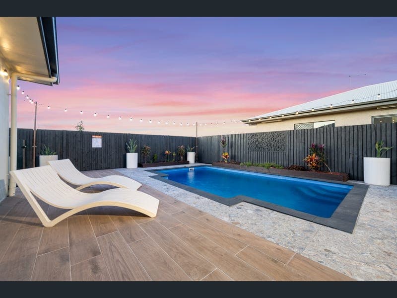 21 Supplejack Court, Mount Low — photo 1 of 5