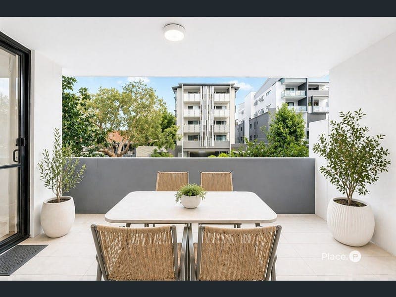 8/21 Bombery Street, Cannon Hill — photo 1 of 5