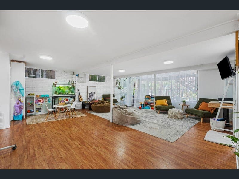 239 Patricks Road, Ferny Hills — photo 1 of 5