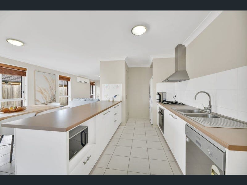 59 Valentine Circuit, Augustine Heights — photo 1 of 5