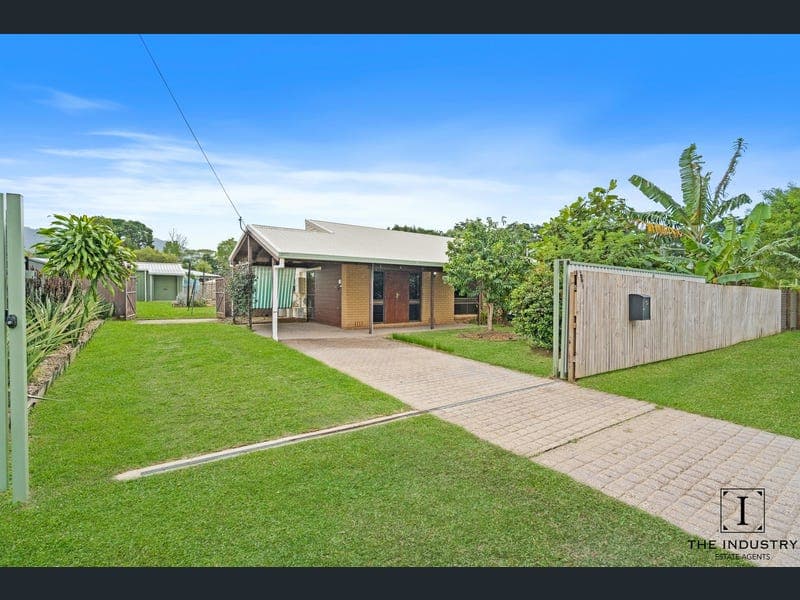 30 Shannon Drive, Woree — photo 1 of 5