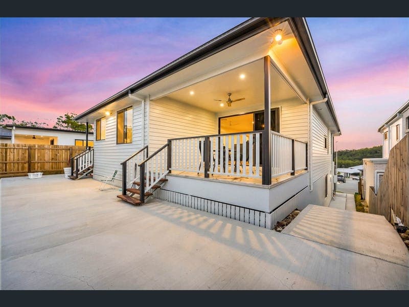 43 Himalayan Crescent, Spring Mountain — photo 1 of 5