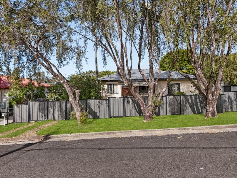 31 Idolwood Street, Eastern Heights — photo 1 of 5