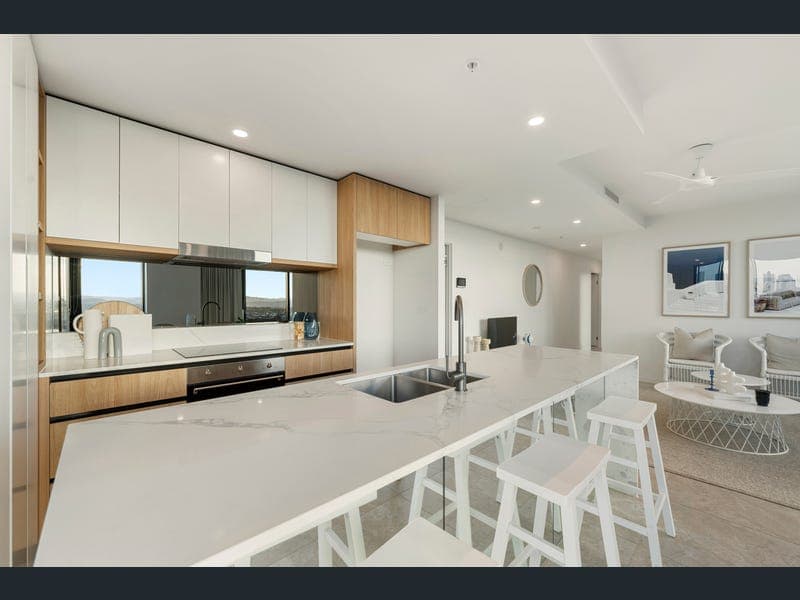 1001/28 Second Ave, Broadbeach — photo 1 of 5