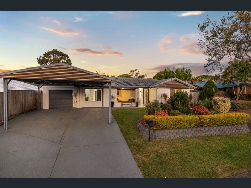 15 Falkirk Parade, Redland Bay — photo 1 of 5