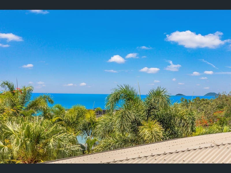51 Eshelby Drive, Cannonvale — photo 1 of 5