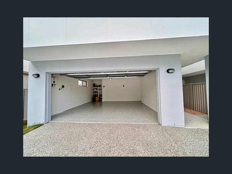 65 Albyn Rd, Sunnybank — photo 1 of 5