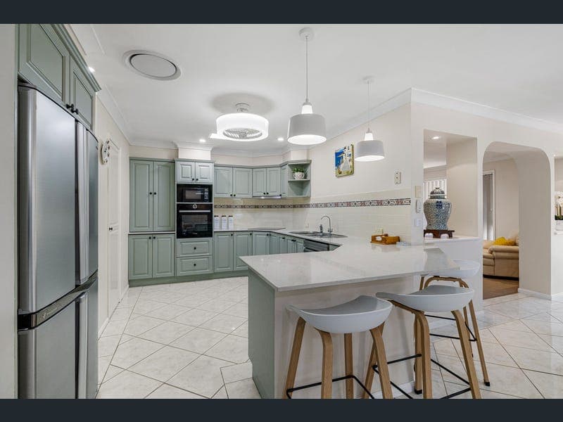 35 Pinelands Circuit, Redland Bay — photo 1 of 5