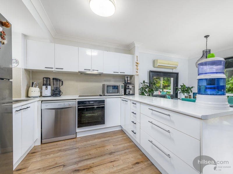 1/427 Pine Ridge Road, Runaway Bay — photo 1 of 5