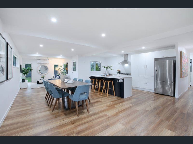 16 Bradnor Street, Carina — photo 1 of 5