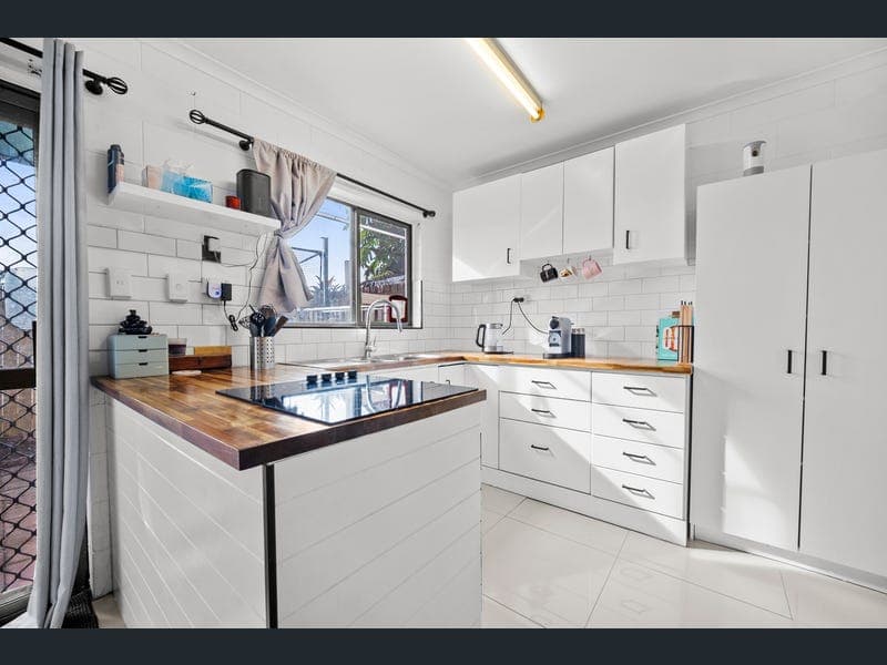 4/3 Mintaro Crescent, Woree — photo 1 of 5