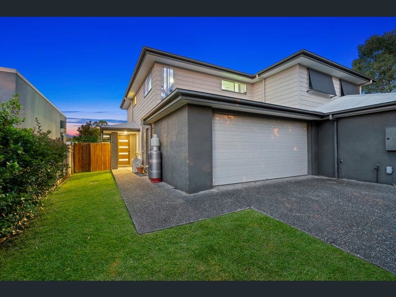 6 Codrington Circuit, Pacific Pines — photo 1 of 5