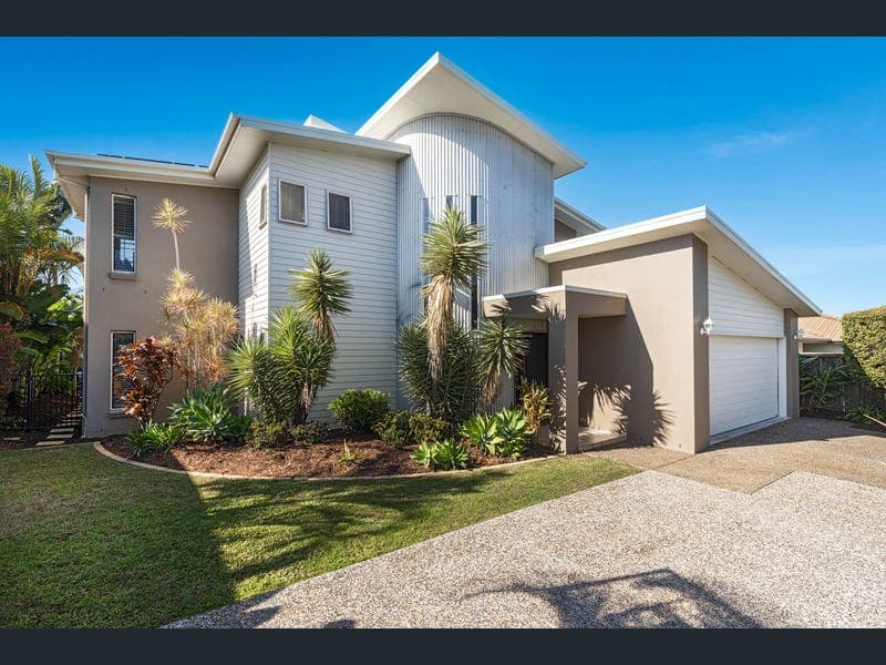 8 Fleay Street, Redland Bay — photo 1 of 5