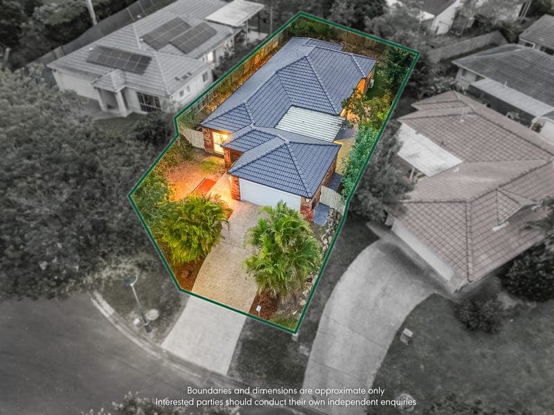 3 Glen Court, Kenmore — photo 1 of 5