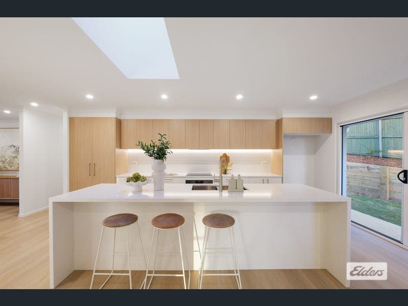 33 Roselea Street, Shailer Park — photo 1 of 5