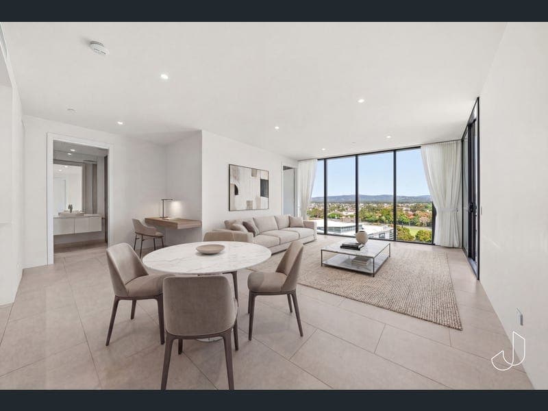 4705/24 The Lanes Boulevard, Mermaid Waters — photo 1 of 5