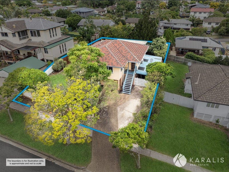 15 Casmaria Street, Mansfield — photo 1 of 5