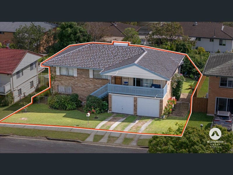 48 Niven Street, Stafford Heights — photo 1 of 5