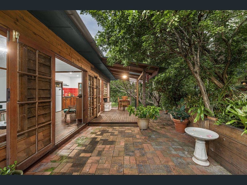 21 Fairfield Street, Annerley — photo 1 of 5