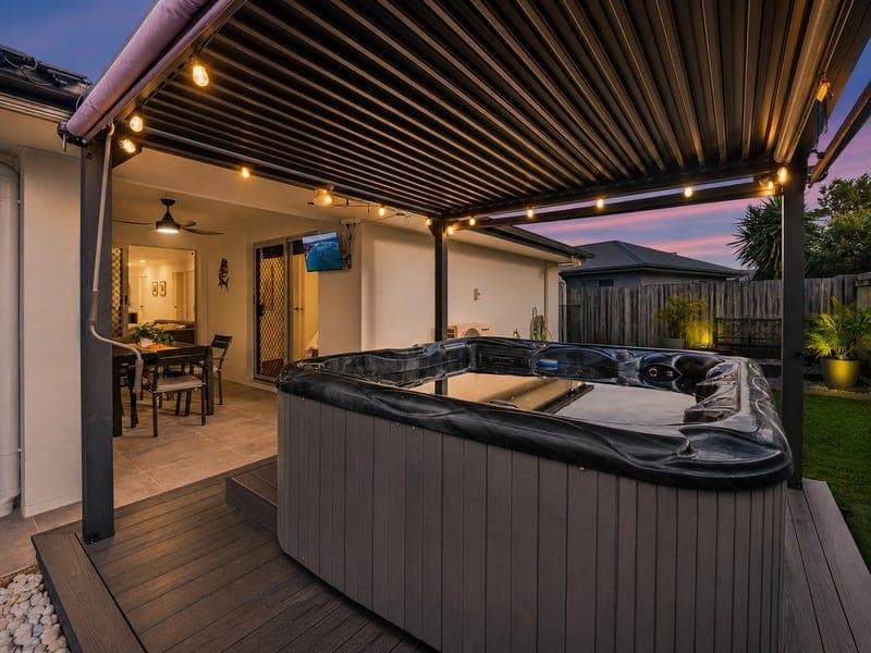 12 McArthur Parade, Baringa — photo 1 of 5