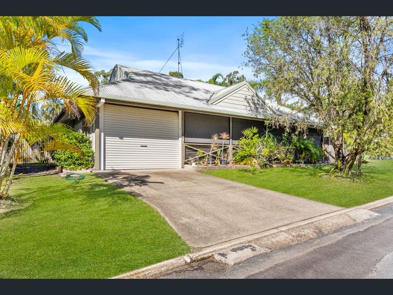 9/415-417 Boat Harbour Drive, Torquay — photo 1 of 5
