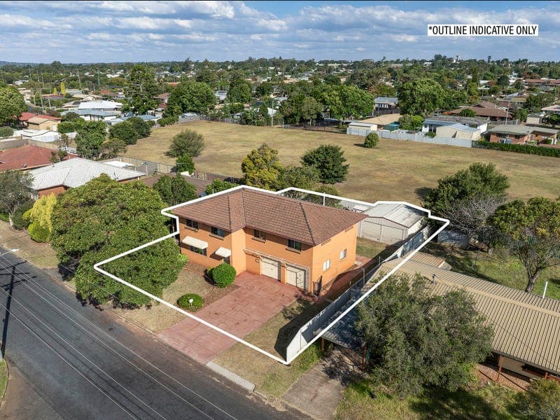 32 McFarlane Street, Wilsonton — photo 1 of 5