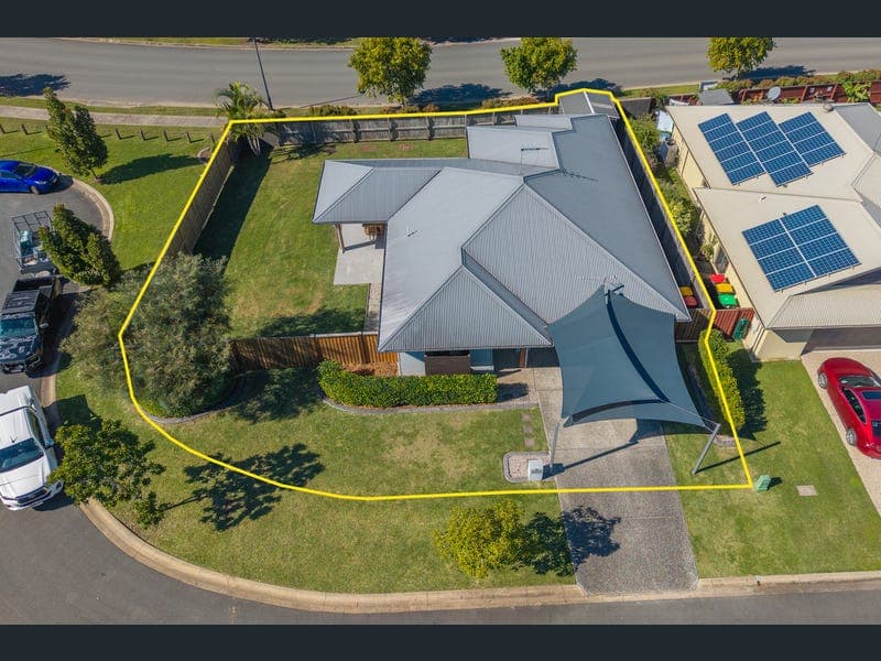 22 Mendrina Close, Caboolture — photo 1 of 5