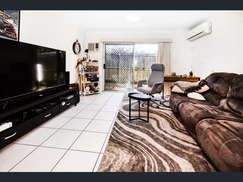 4/6 Crauford Street, West End — photo 1 of 5