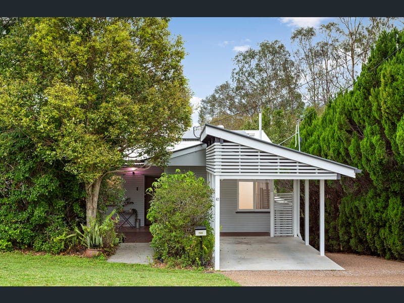 41 Woodend Road — photo 1 of 5