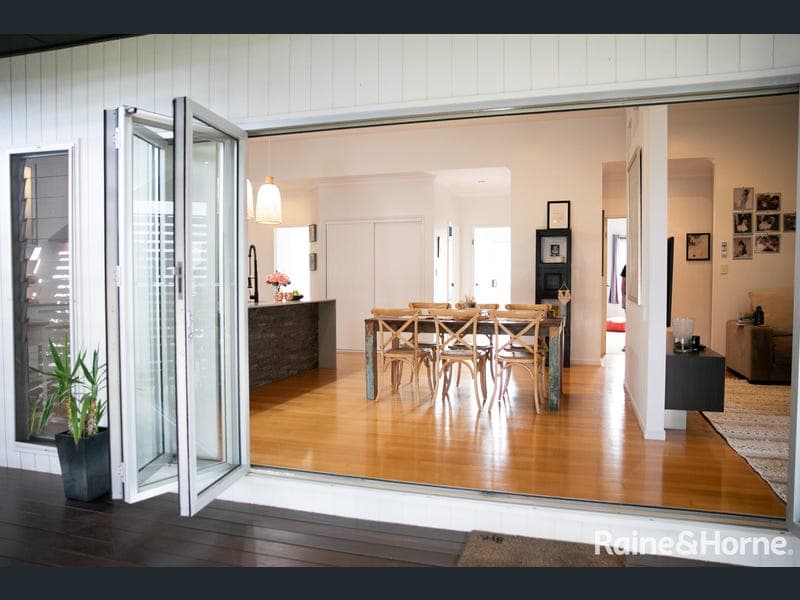 22 Bridgeman Parade, Kingaroy — photo 1 of 5
