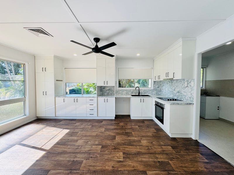 12 HARRIS Court, Moranbah — photo 1 of 5